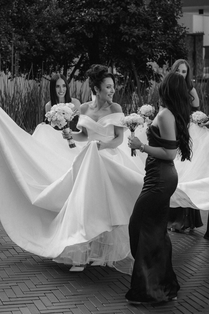 A New Meaning to Snow White: Finding Your Winter Wedding Dresses Club L London - UK A New Meaning to Snow White: Finding Your Winter Wedding Dresses Club L London - UK