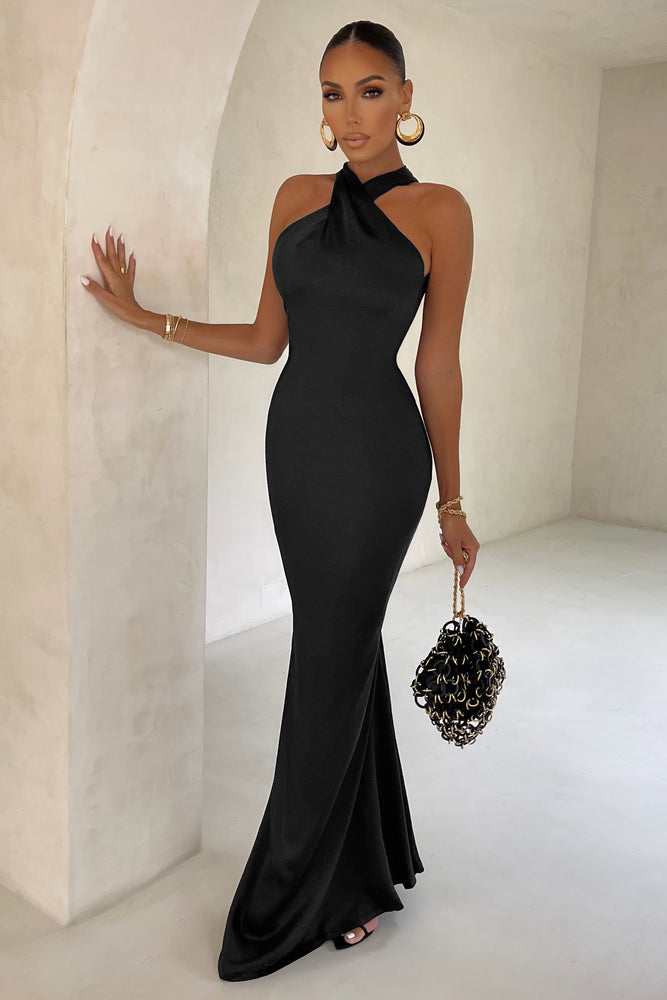 Black halter 2025 neck gown