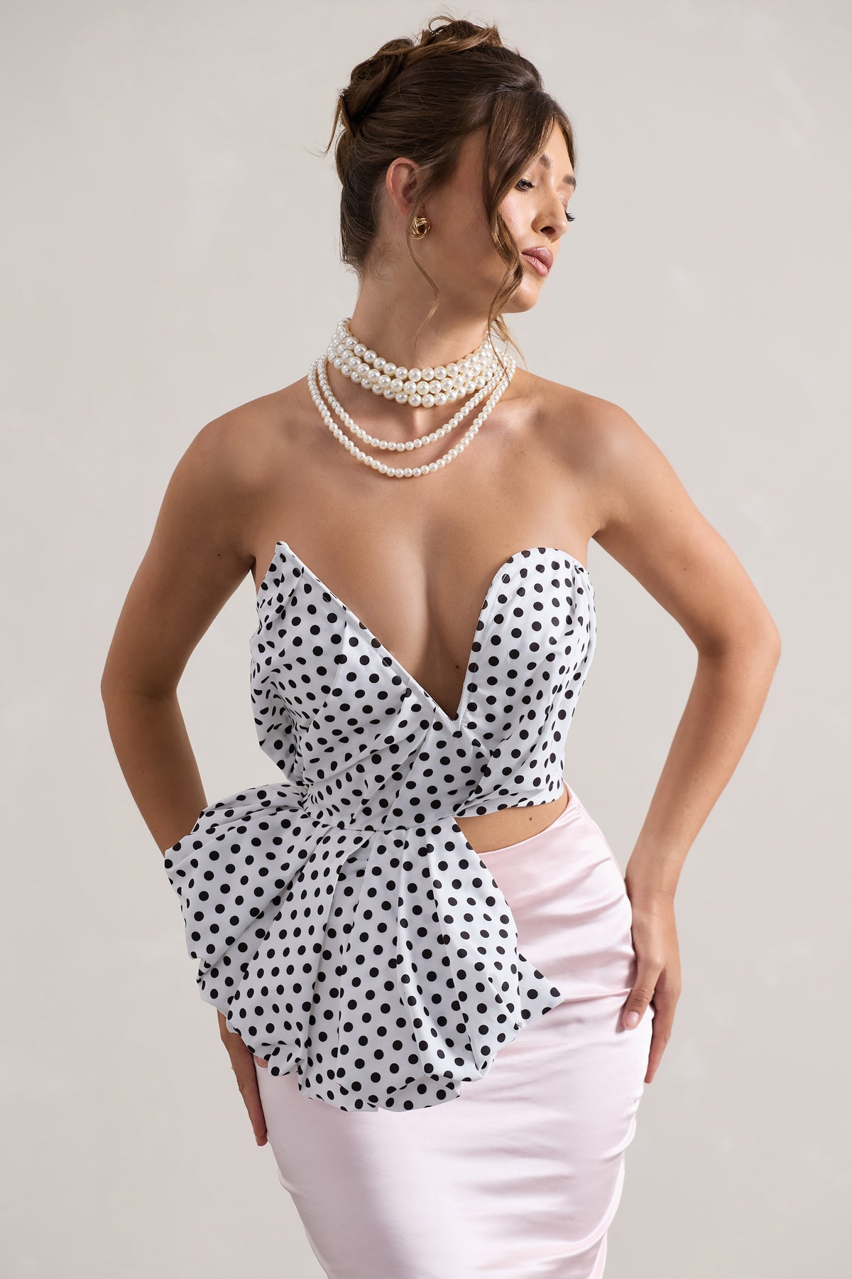 WB_CL132298201-HauteCreamPolkaDotAsymmetricPlunge-NeckCorsetWithRuffle_CL132299008-CouturePinkSatinMaxiSkirt15