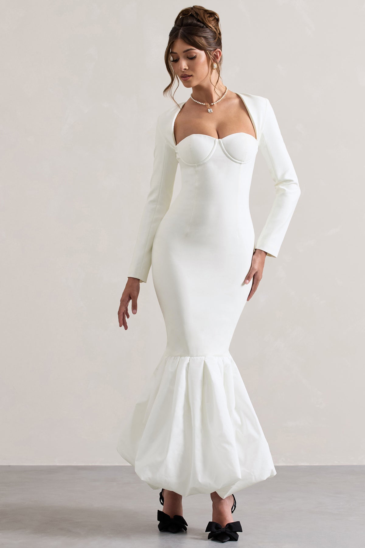 London | Cream Sweetheart Maxi Dress With Volume Hem - Club L 