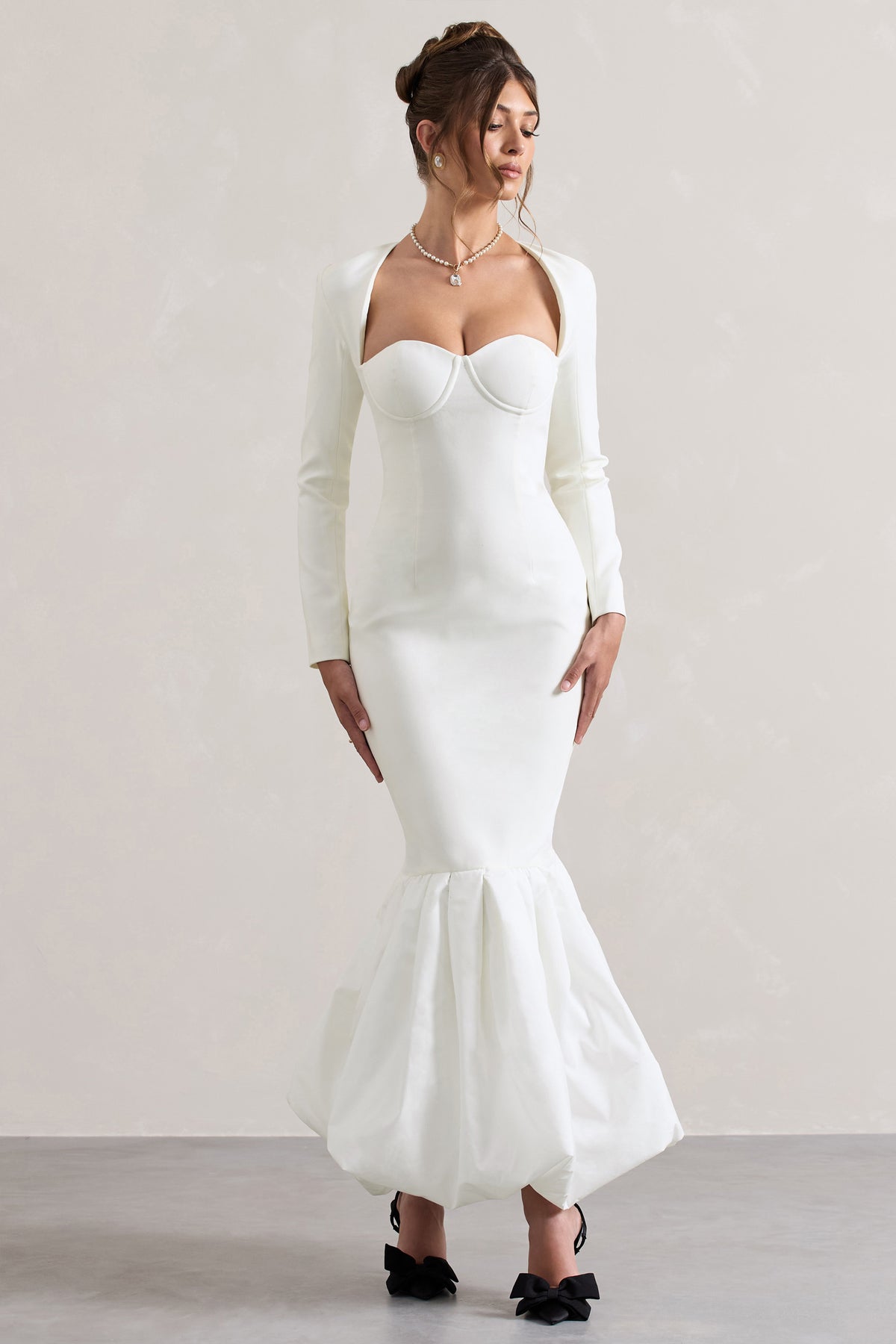 London | Cream Sweetheart Maxi Dress With Volume Hem - Club L 