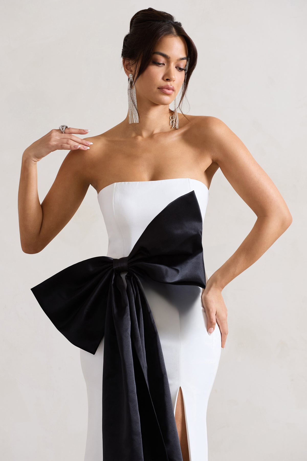 Sincerely | White Bandeau Split Maxi Dress With Oversized Black Bow - Club L 