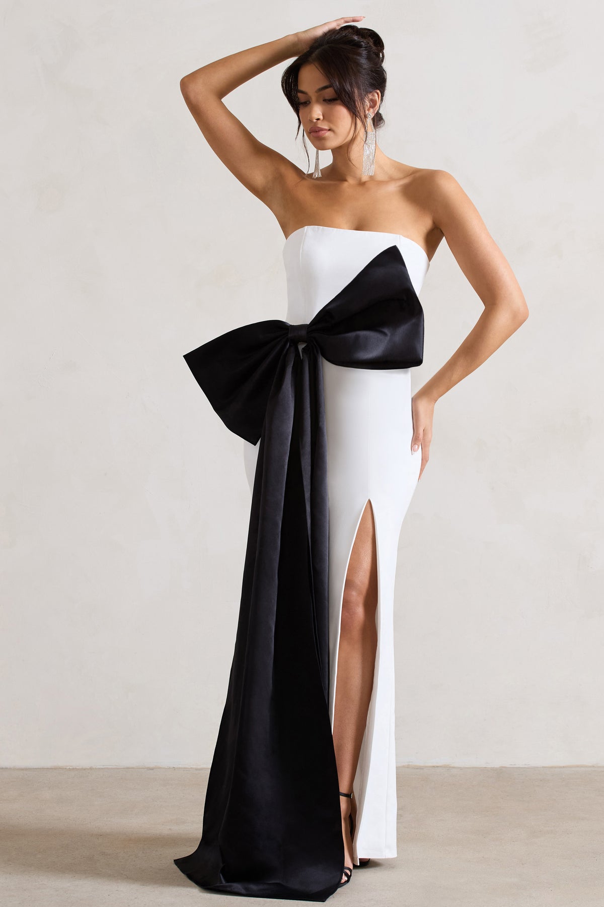Sincerely | White Bandeau Split Maxi Dress With Oversized Black Bow - Club L 