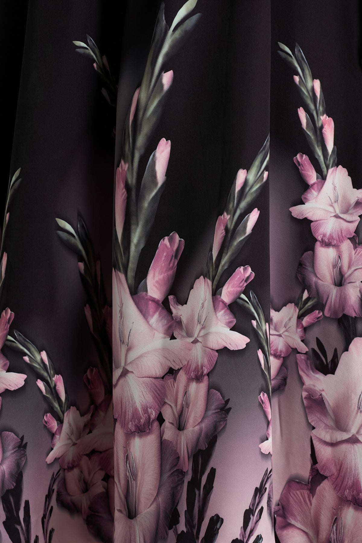 annalise light pink floral print bandeau skater midi dress Annalise Pink Border Print Bandeau Midi Dress – Club L London