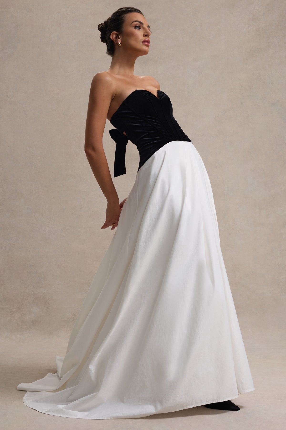 Lucienne Black & Cream Sweetheart Corset Split Maxi Dress Club L London - UK Lucienne Black & Cream Sweetheart Corset Split Maxi Dress Club L London - UK