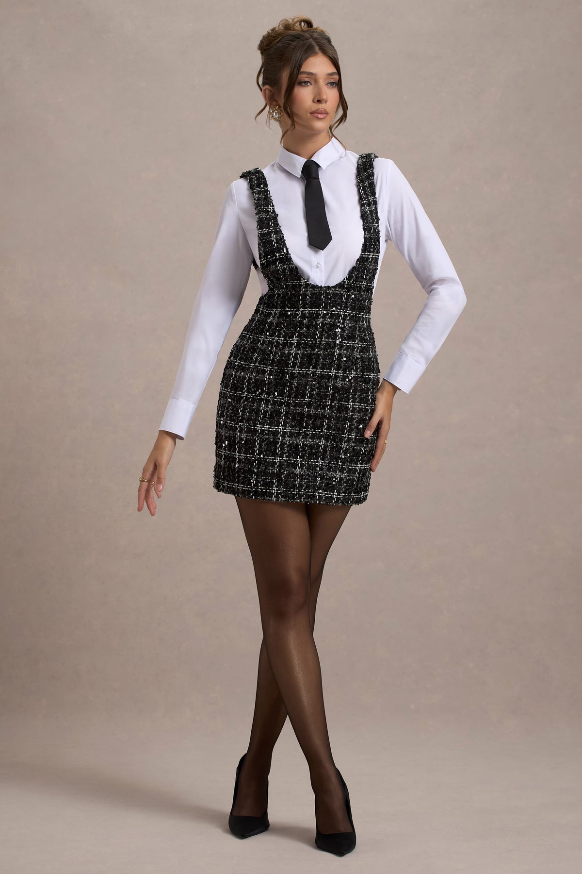 Oxford | Black Boucle Sleeveless Pinafore - Club L 