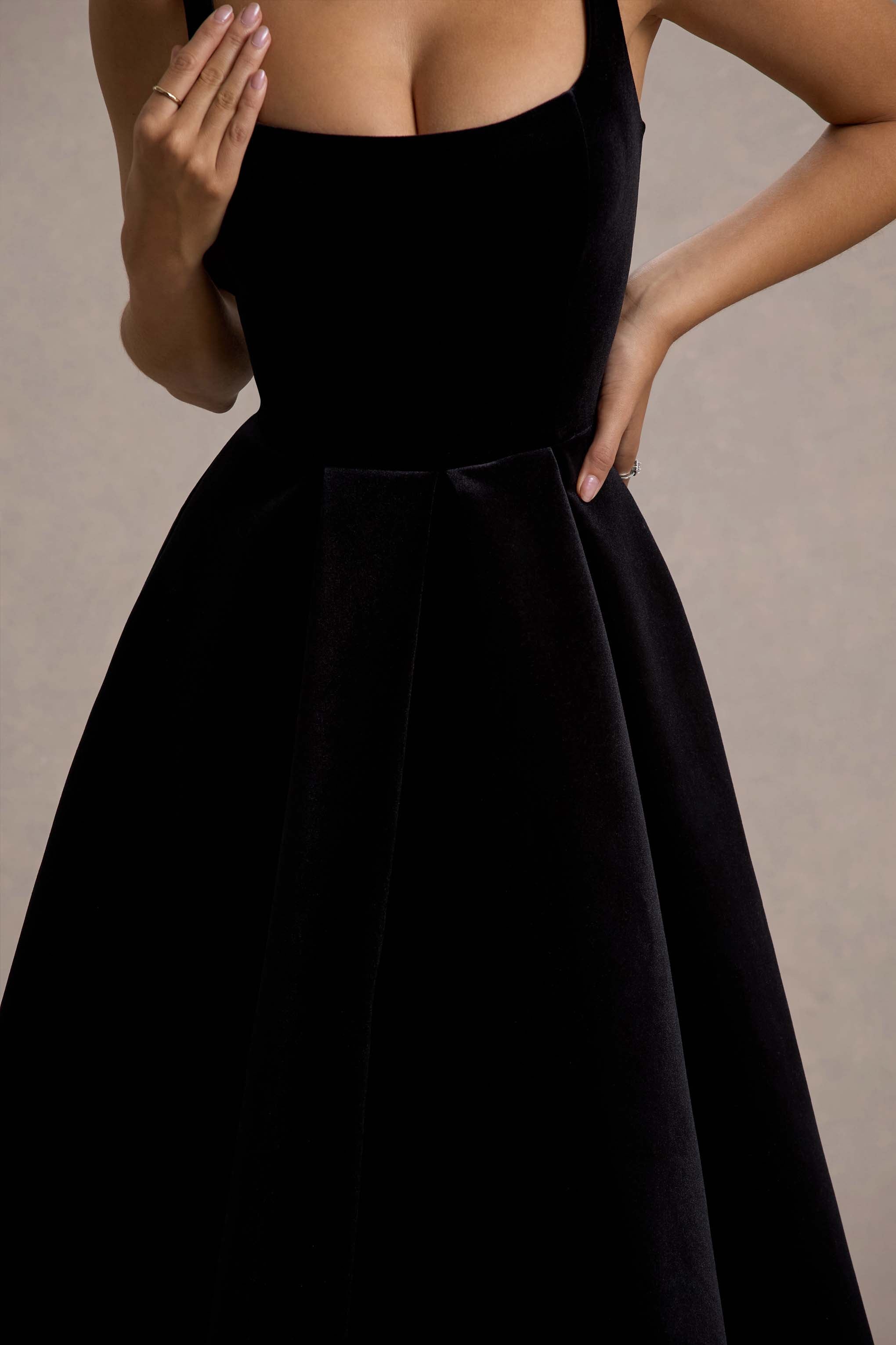 ワンピース HELMUT LANG FW1997 Velvet Shirred Dress Francisca | Black Velvet Strappy Volume-Hem Midi Dress – Club L