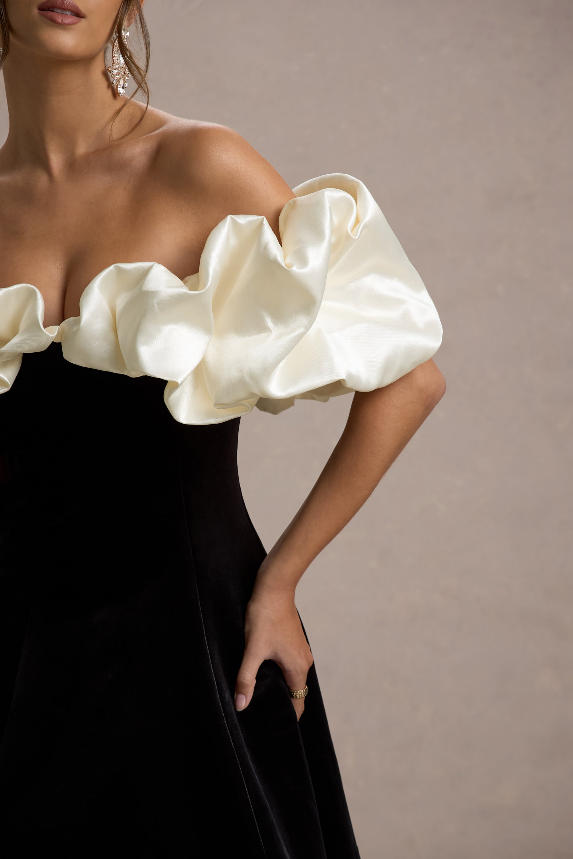 CC_HR_CL135492242---Brynne----Black-&-Cream-Velvet-Mini-Dress-With-Satin-Puff-Sleeves-10.jpg