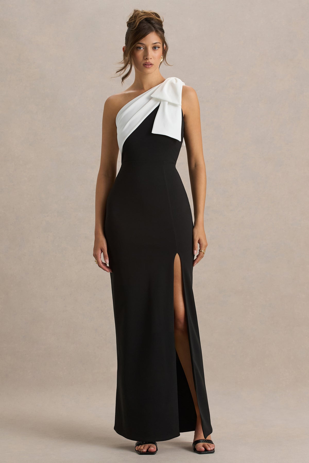 Kiri Black & White One-Shoulder Bow Maxi Dress Club L London - UK Kiri Black & White One-Shoulder Bow Maxi Dress Club L London - UK