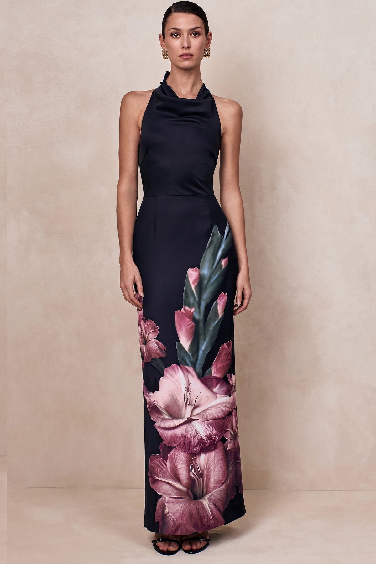 CL13677544806_ECM_CL136775448_-_Palatial___Pink_Border_Print_Halter-Neck_Cowl_Maxi_Dress_01