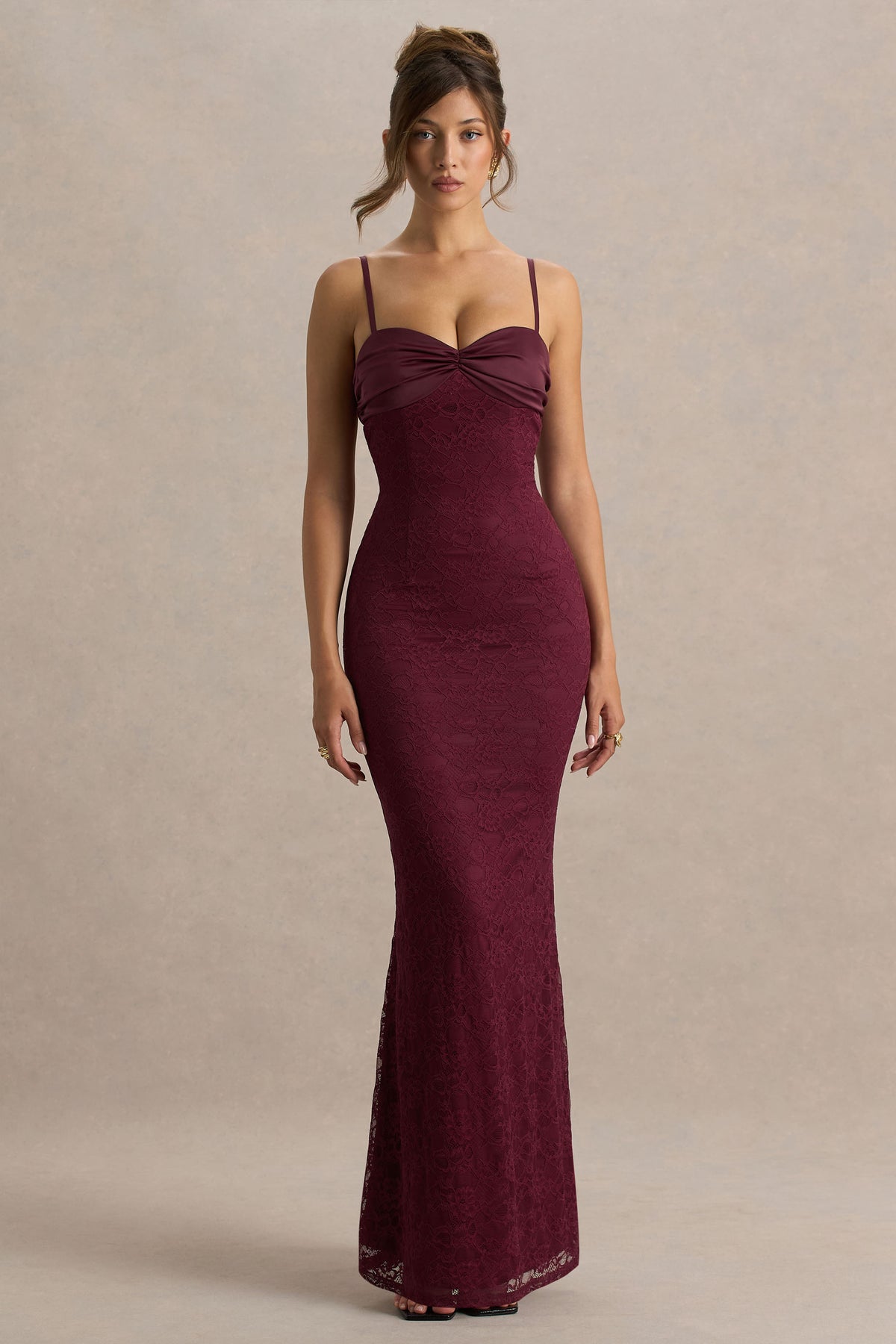 Juana Burgundy Lace And Satin Sweetheart-Neck Satin Maxi Dress – Club L