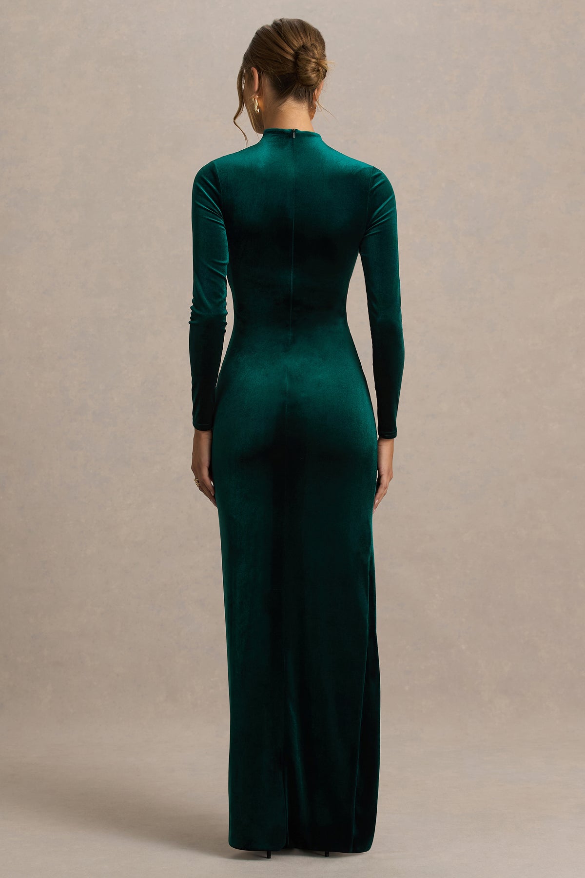Elegant Long Velvet Dress Velvet Dress With Train In Emerald Green Long Sleeve, Floor Length Formal Elegant Long Velvet Dress Velvet Dress With Train In Emerald Green Long Sleeve, Floor Length Formal