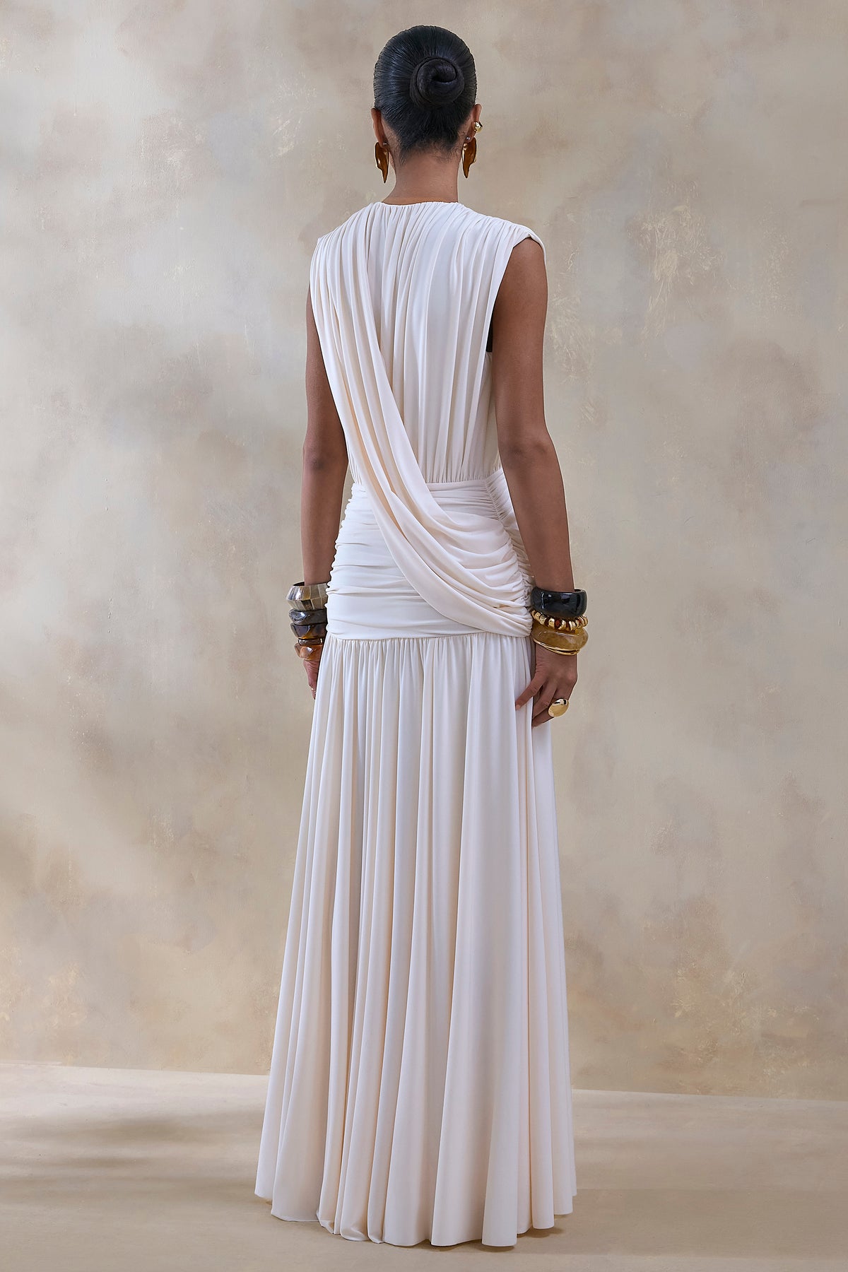 CL13728111106_ECM_HR_CL137281111_-_Glorina_Cream_Plunge-Neck_Maxi_Dress_With_Draped-Detailing_3
