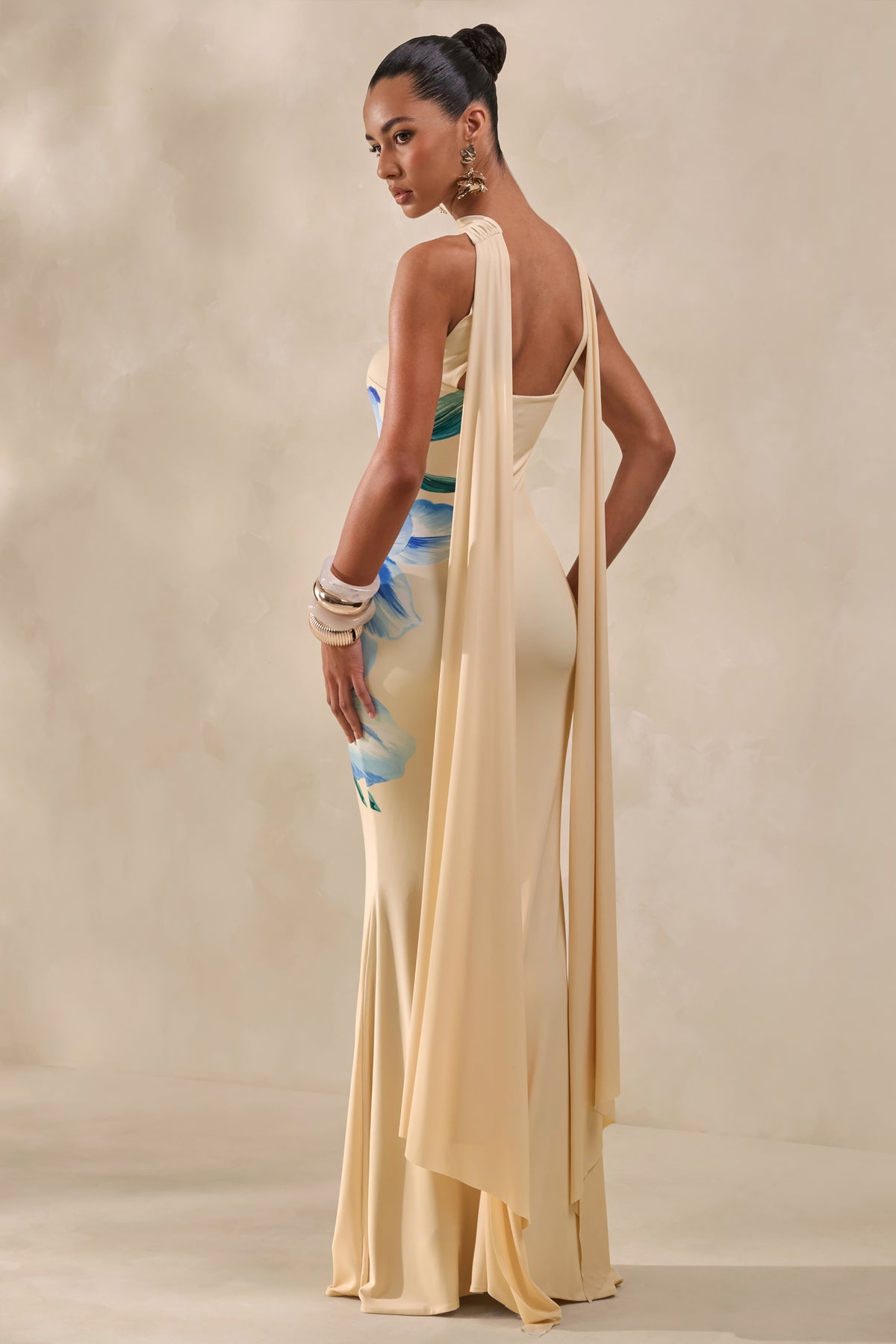 ECM_HR_CL137335121---Brooke-_-Lemon-And-Blue-Floral-Print-Bandeau-Maxi-Dress-With-Scarf5.jpg