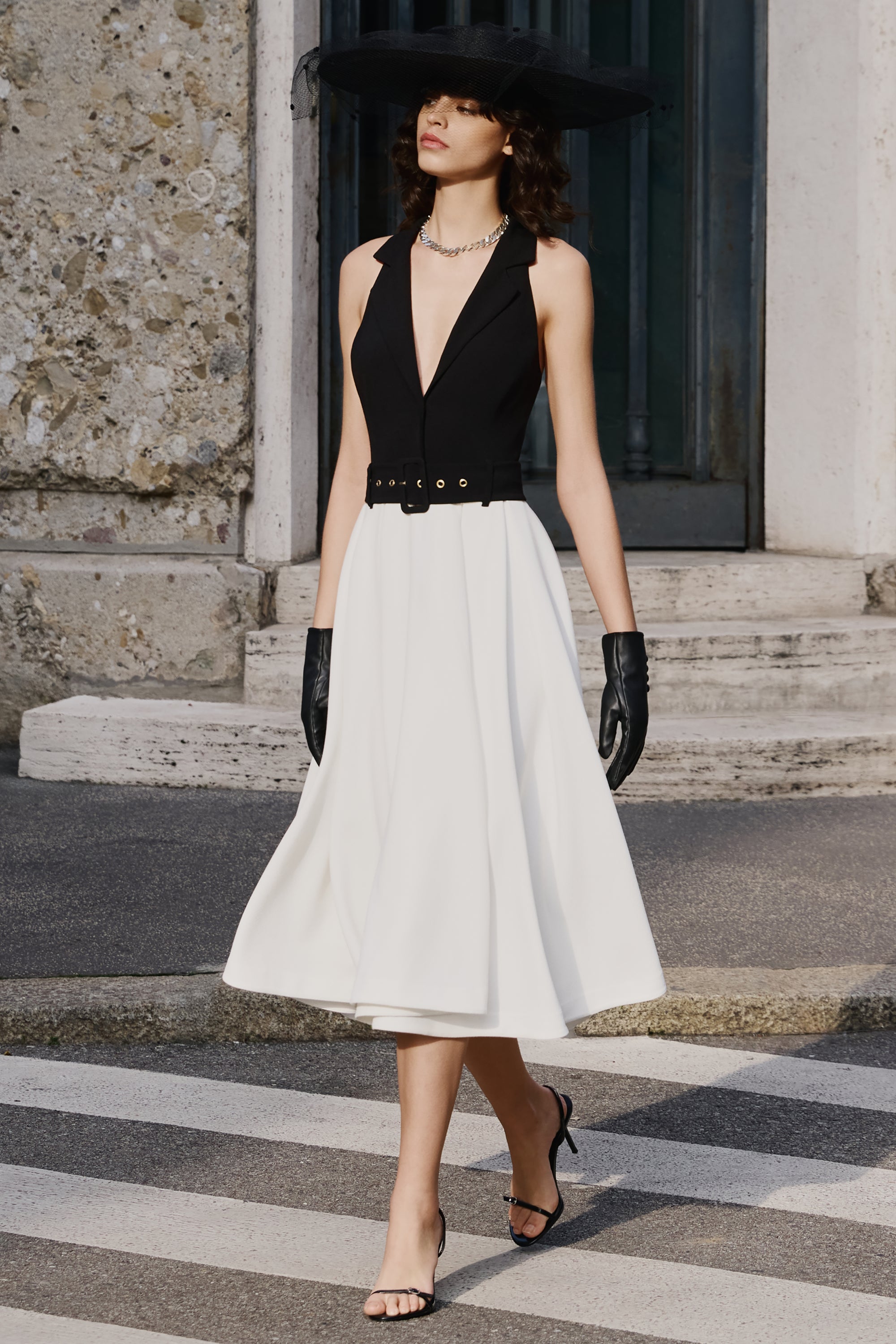Alessa | Black & White Plunge-Neck Tailored Midi Dress – Club L London