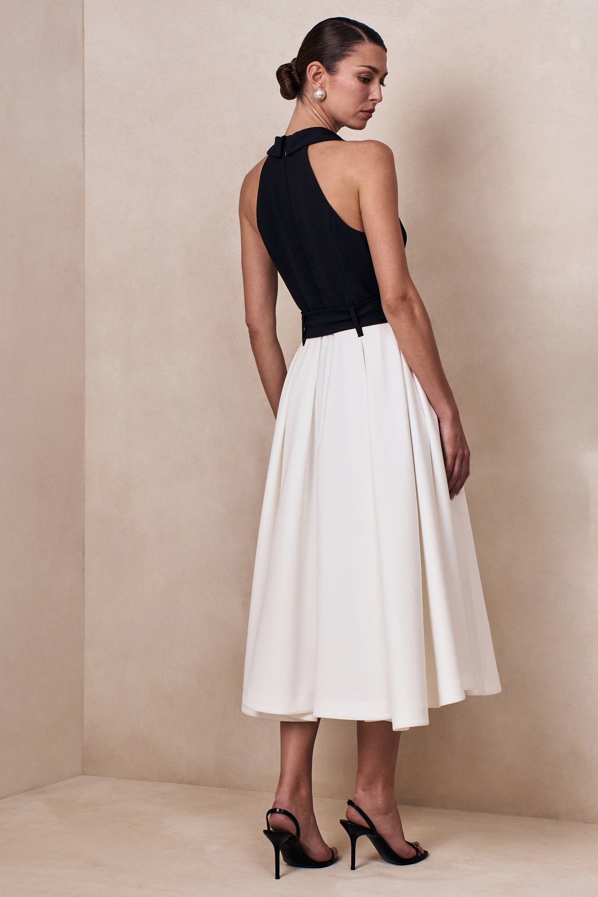 CL13747600106_ECM_CL137476001_-_Alessa___Black_White_Plunge-Neck_Tailored_Midi_Dress_07
