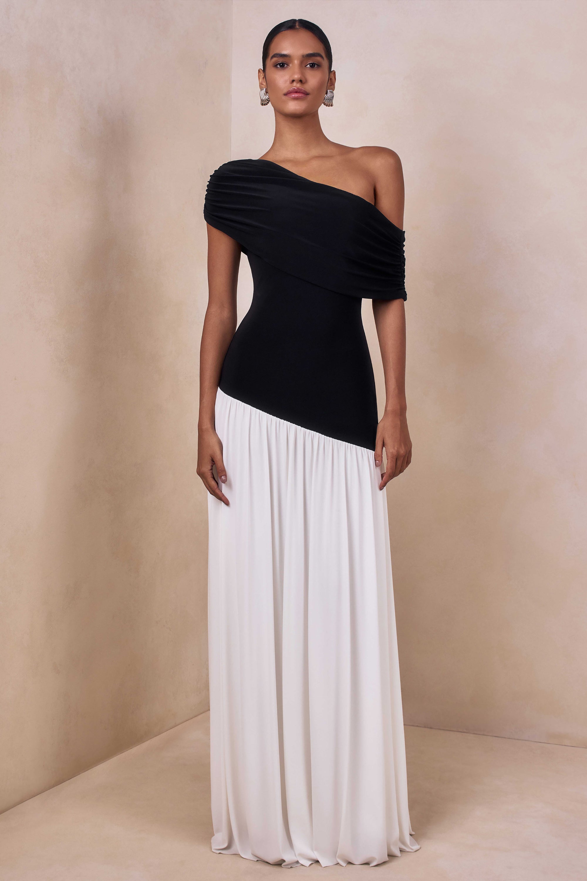 Doroyta | Black And White Asymmetric-Neck Maxi Dress – Club L London