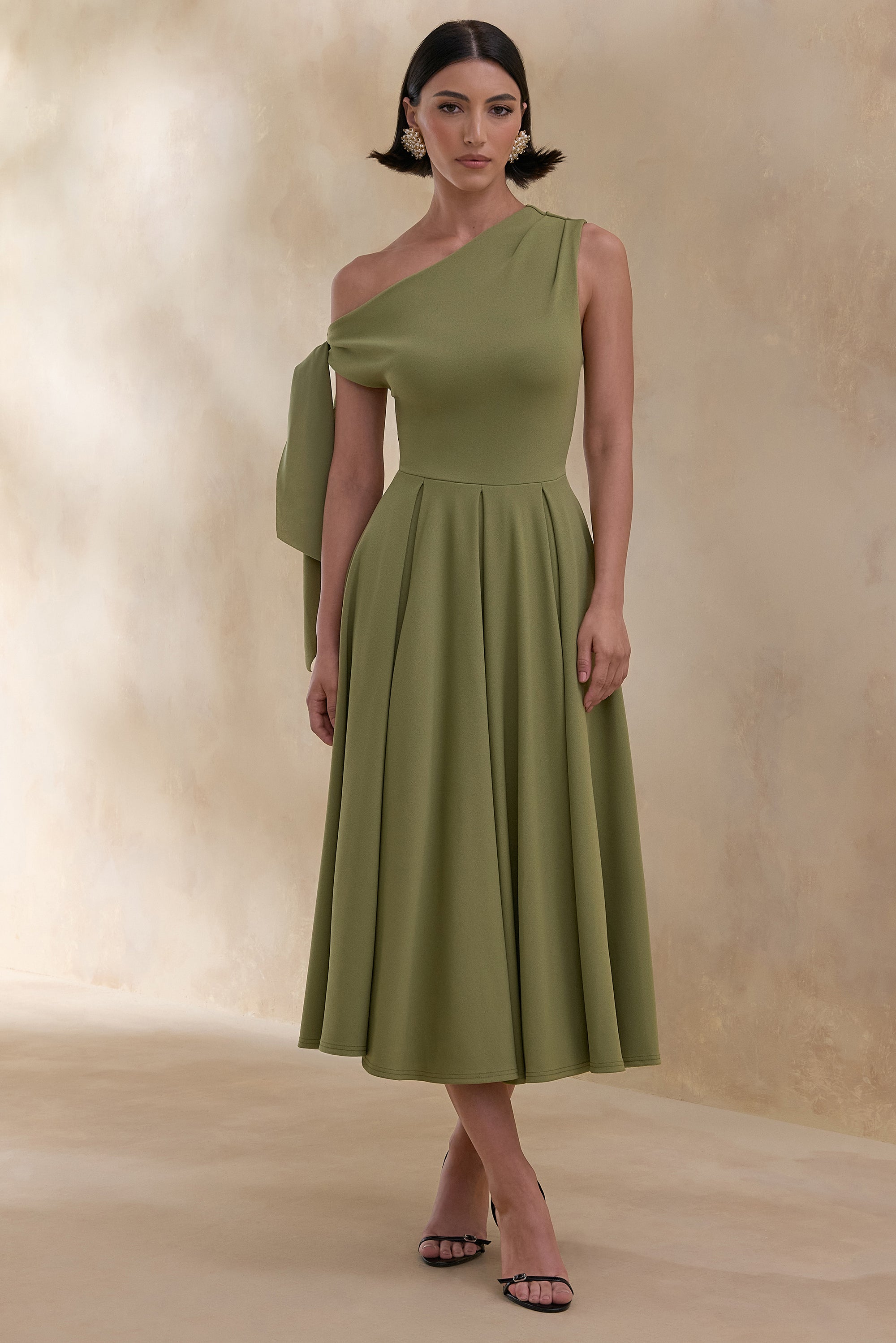Daring | Olive Asymmetric-Neck Midi Dress With Knot-Detail – Club L London