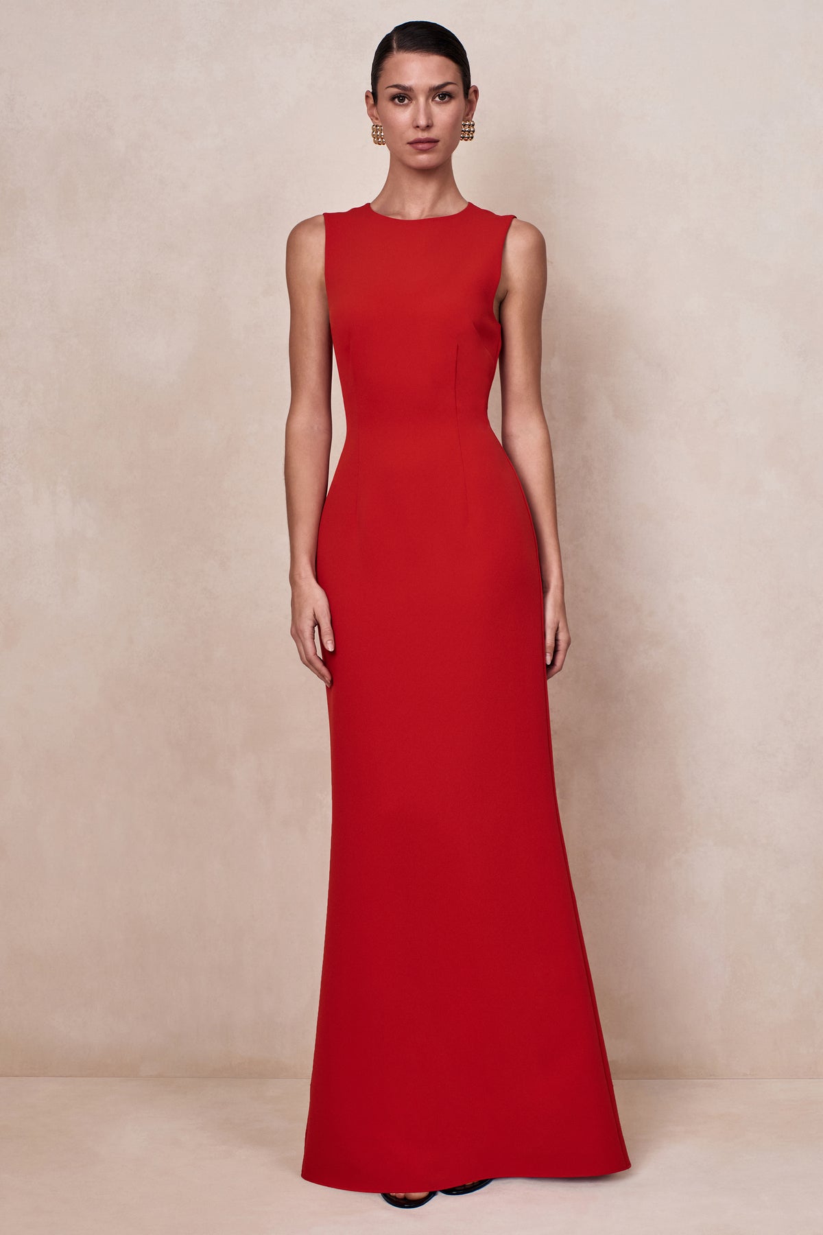 CL13767310006_ECM_CL137673100_-_Astrelle___Red_High-Neck_Maxi_Dress_With_Cape-Detail_06