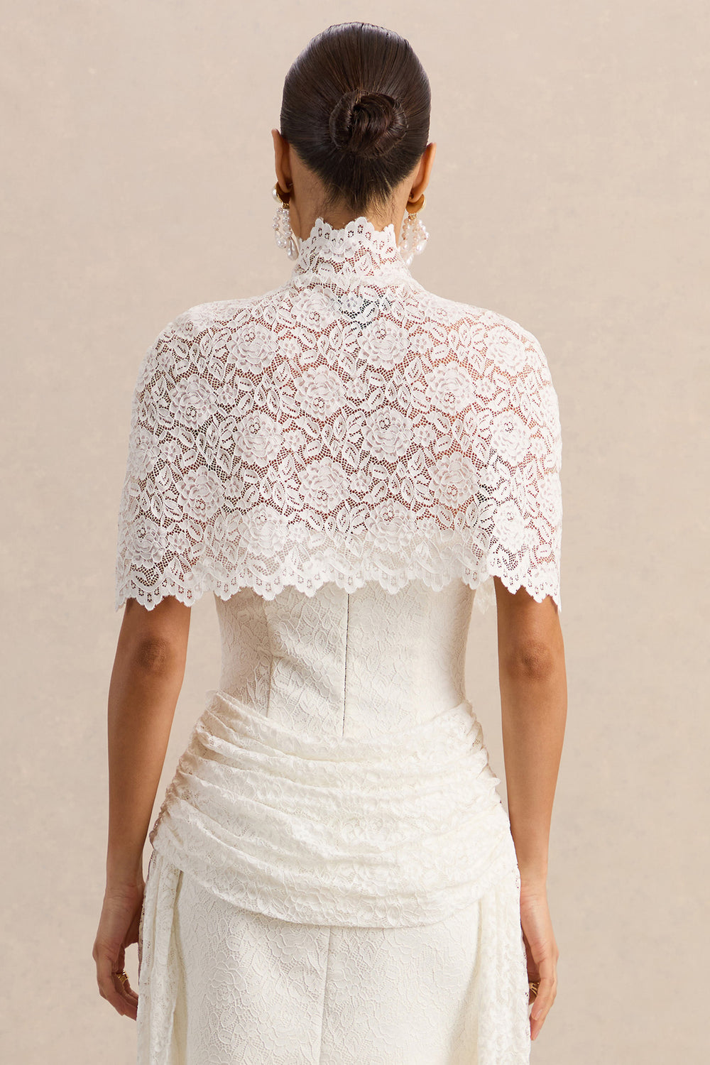 Caliro | White Lace High-Neck Short Cape – Club L London - UK