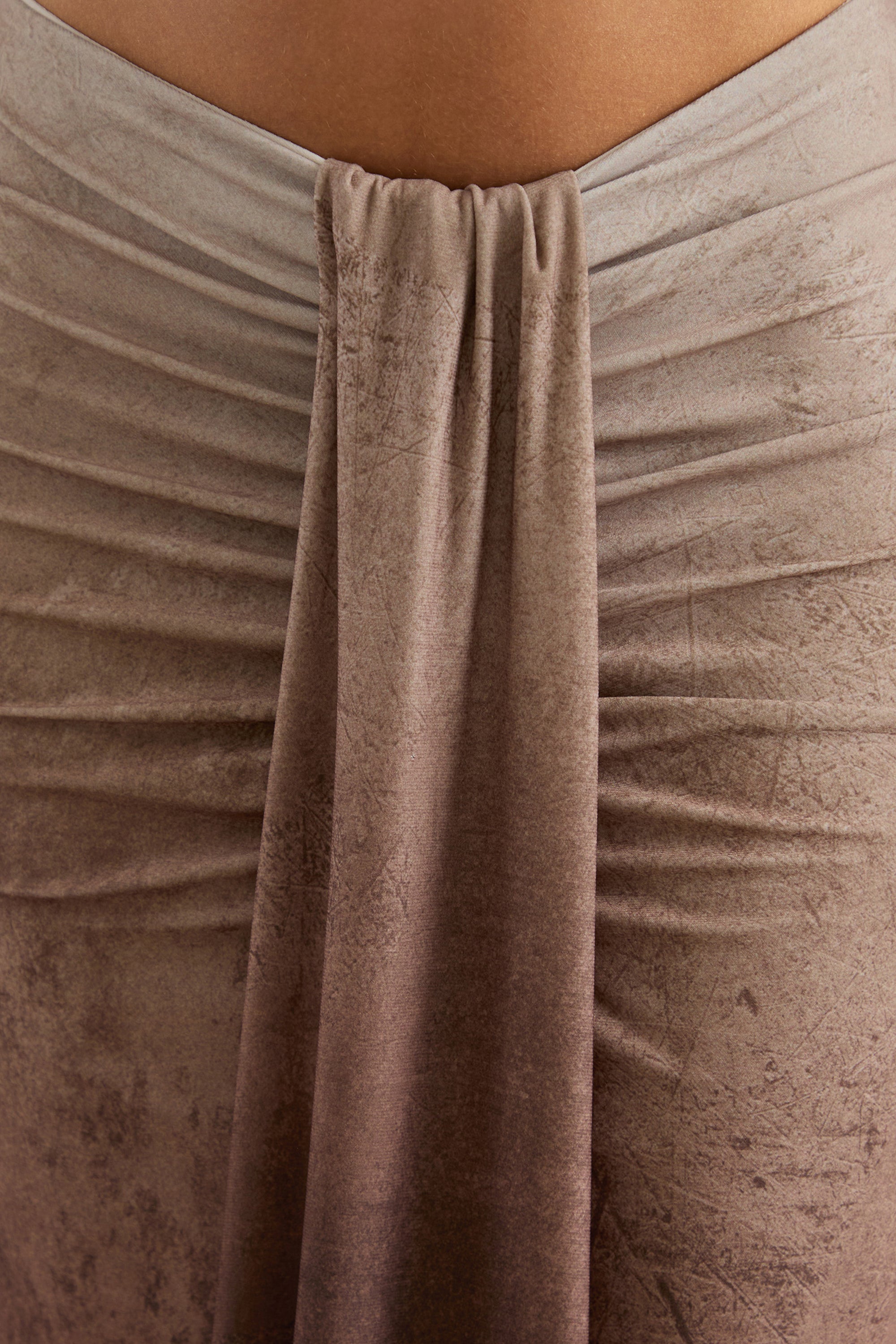 ECM_HR_Izel Brown Ombre Maxi Skirt With Gathered Detailing CL138125021 CL138124021 co ord  38.jpg