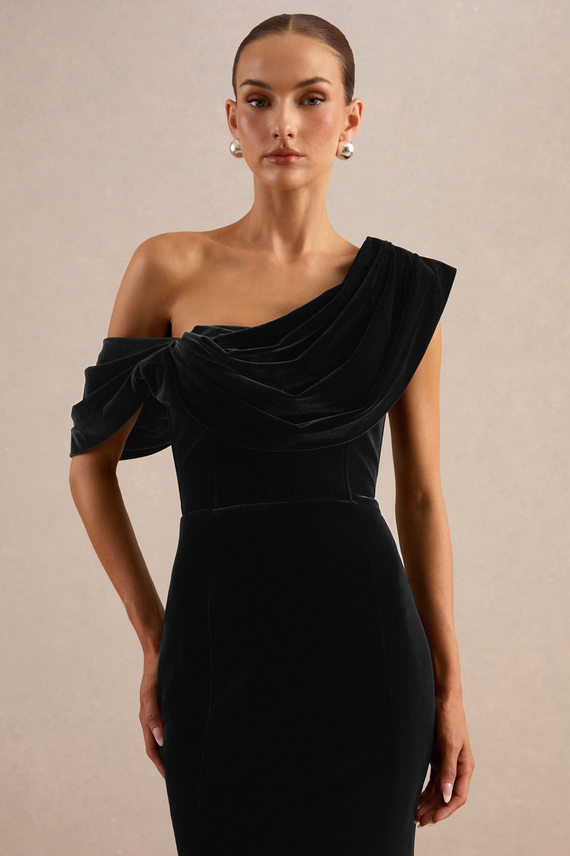 ECM_HR_CL138173001 - Delara | Black Velvet Asymmetric-Neck Fishtail Maxi Dress5.jpg