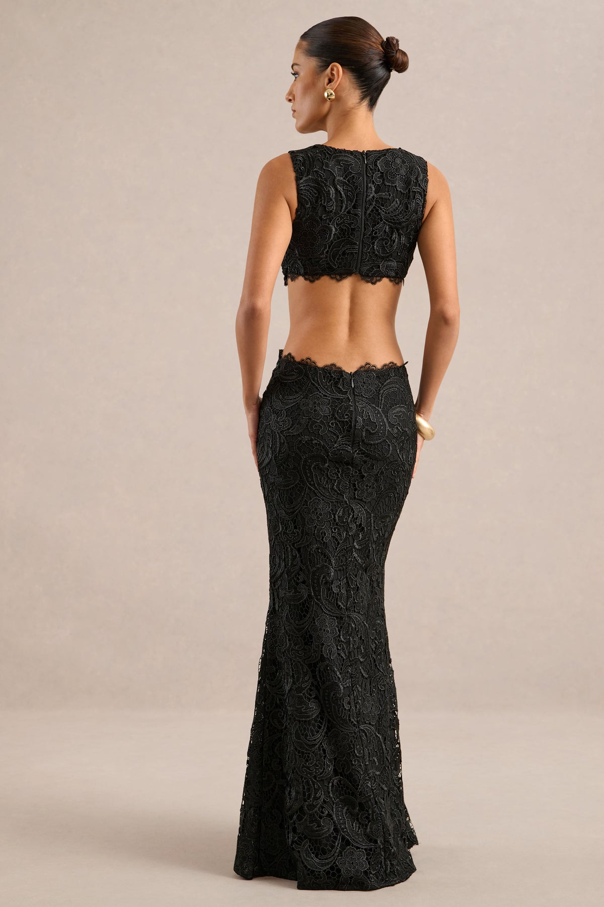 CL13838300106_ECM_HR_CL138383001_-_Mayelle___Black_Lace_Plunge_Maxi_Dress_With_Body_Cut_Out5