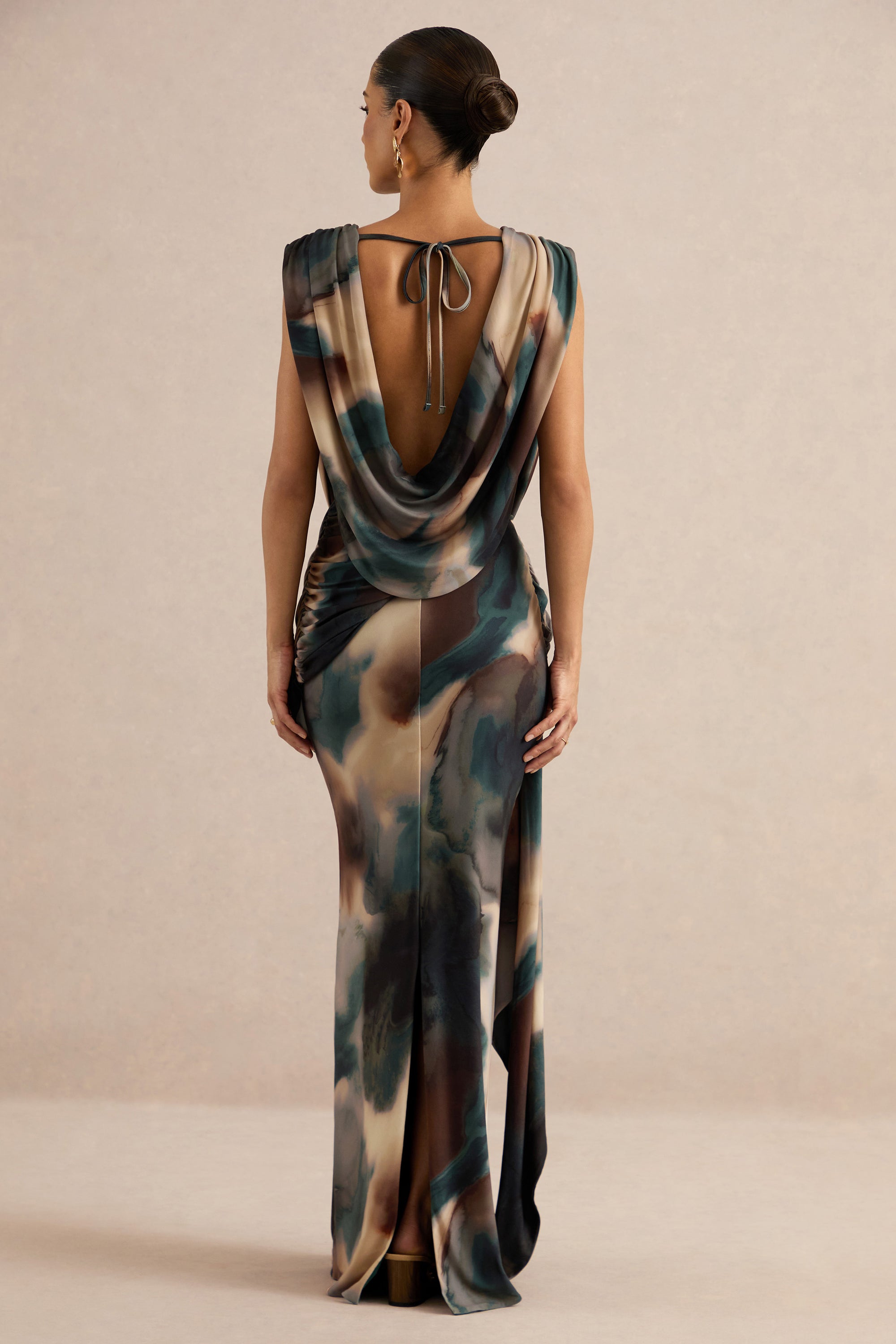 ECM_HR_Lilias Black And Blue Ombre Print Extreme Plunge-Neck Top CL138400132 cl138401132 co ord  146.jpg