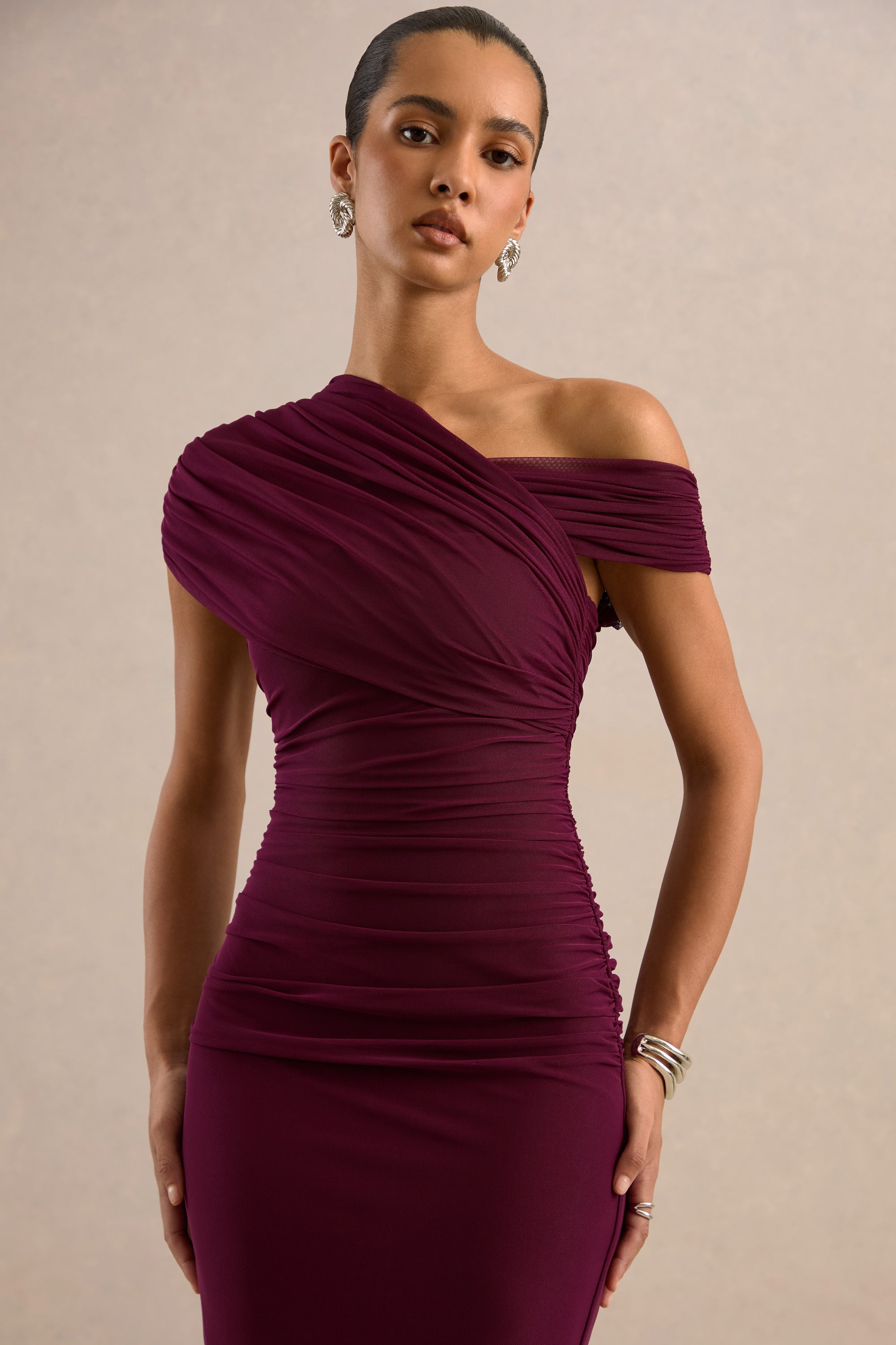 ECM_HR_CL138738102 - Crescentia Burgundy Asymmetric-Neck Maxi Dress3.jpg