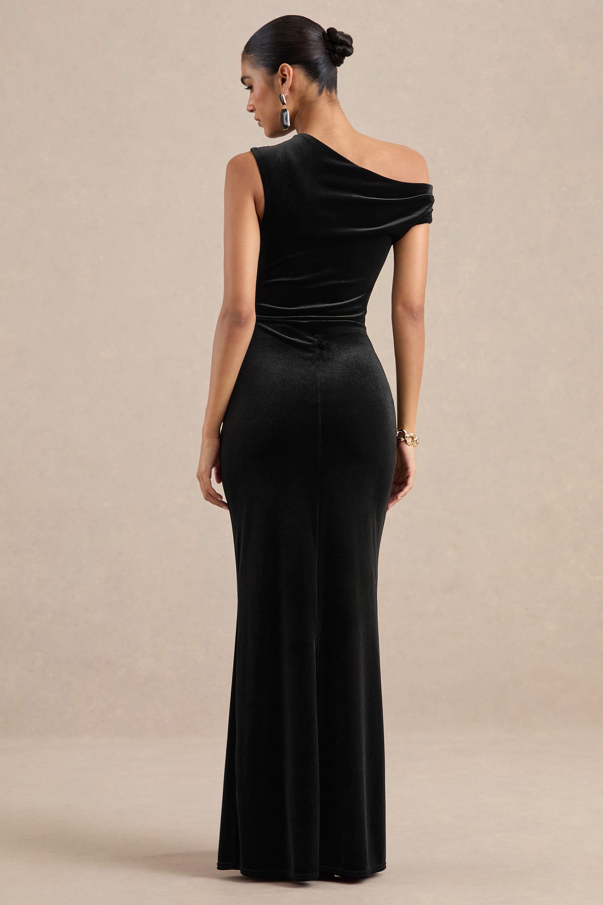 ECM_HR_CL138915001 - Taramira - Black Velvet One Shoulder Short Sleeve Maxi Dress with Split5.jpg