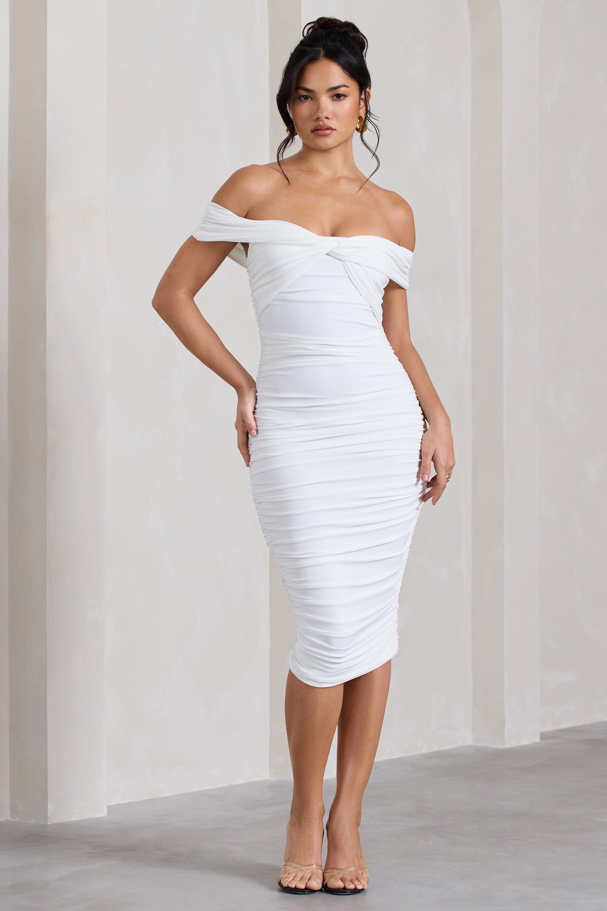 White off the hot sale shoulder bodycon dress