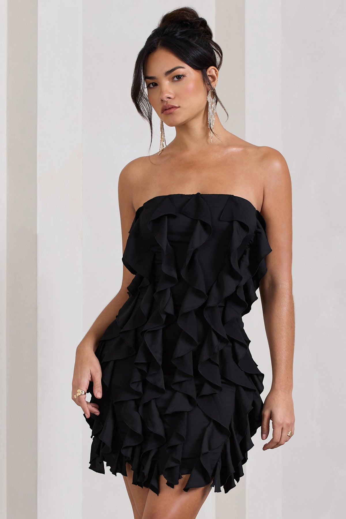 It Girl Black Bandeau Bodycon Mini Dress With Ruffles – Club L