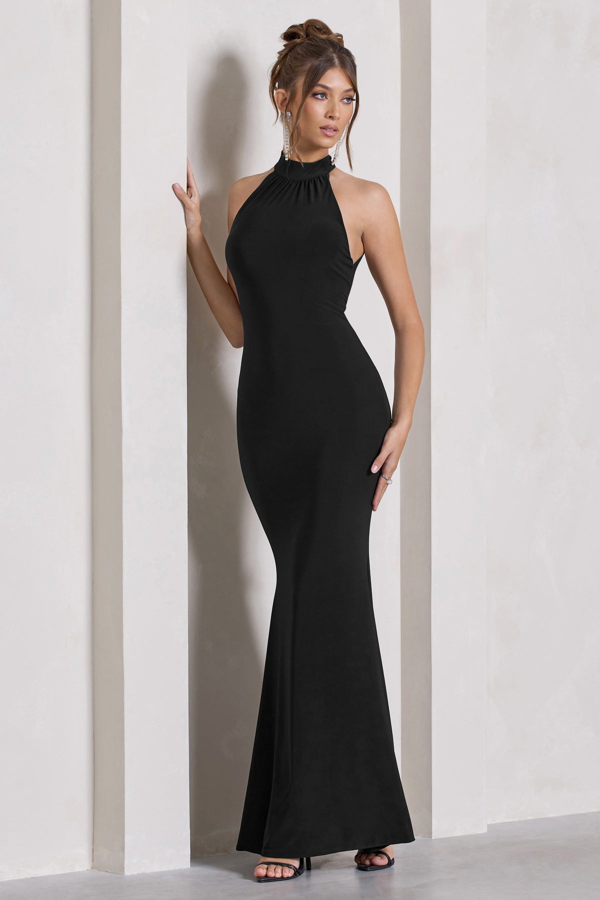 Malika Black Sleeveless Halter-Neck Maxi Dress – Club L London - UK