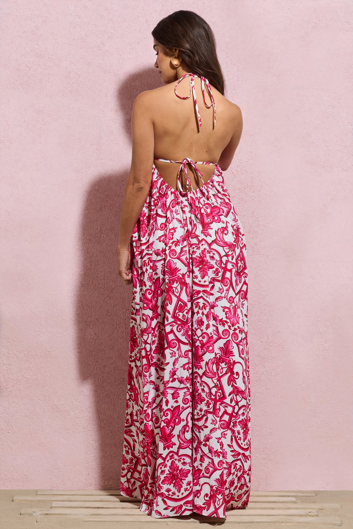 Salerno | Pink Porcelain Print Halter-Neck Maxi Dress With Corsage