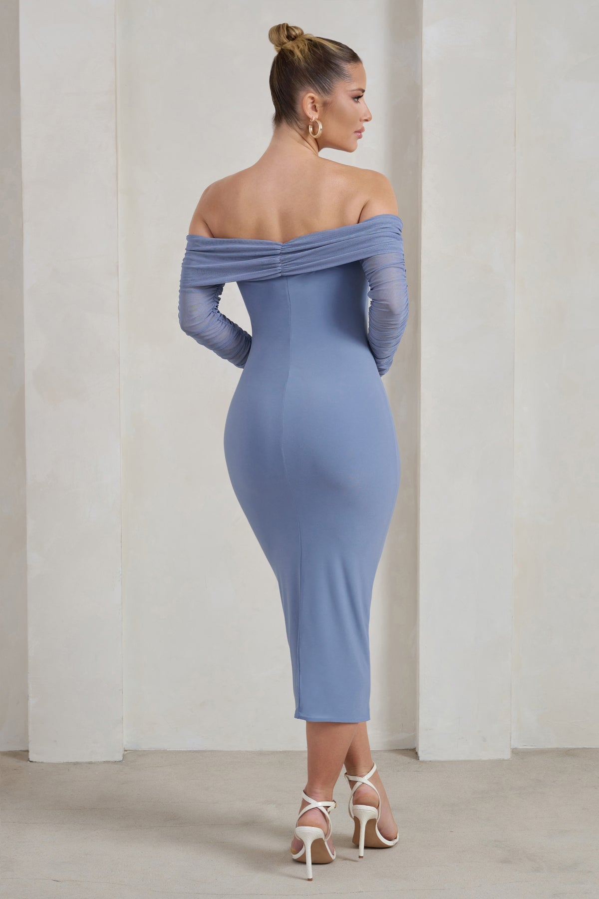 Only off hot sale shoulder dress