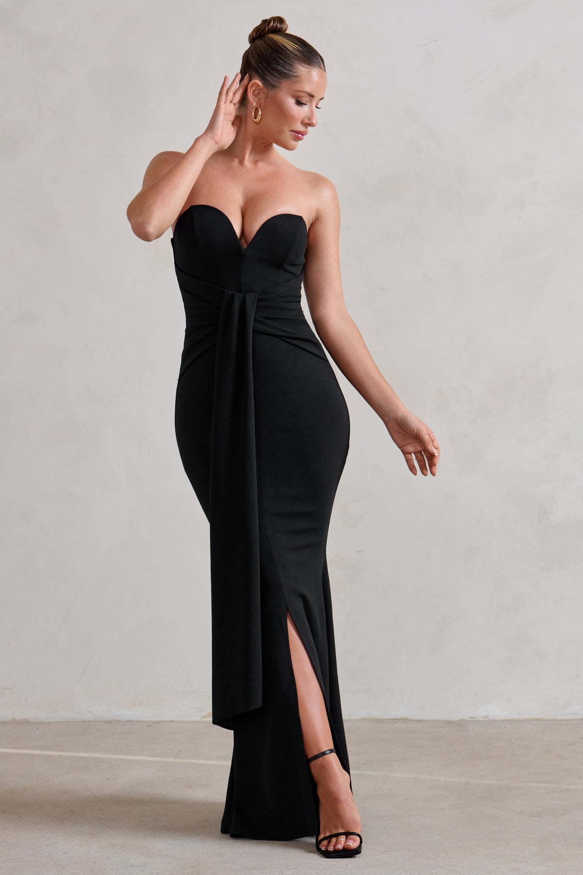 Carrie Black Sweetheart Neckline Maxi Dress With Statement Tie – Club L  London - UK